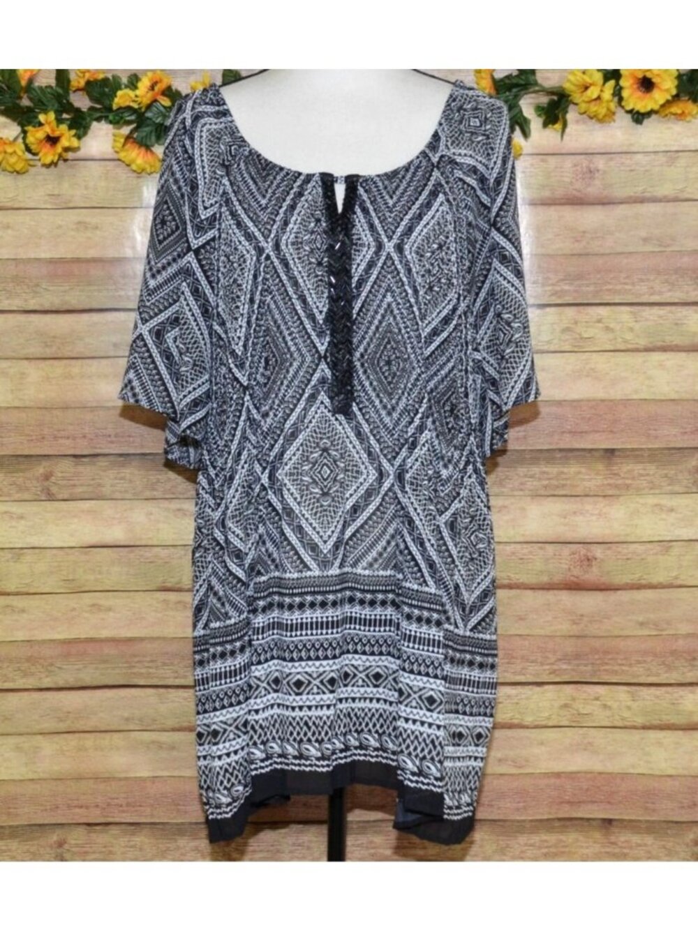 Catherines Black Accordion Beaded Short Sleeve Tunic Blouse Top Plus Size 3X 26W